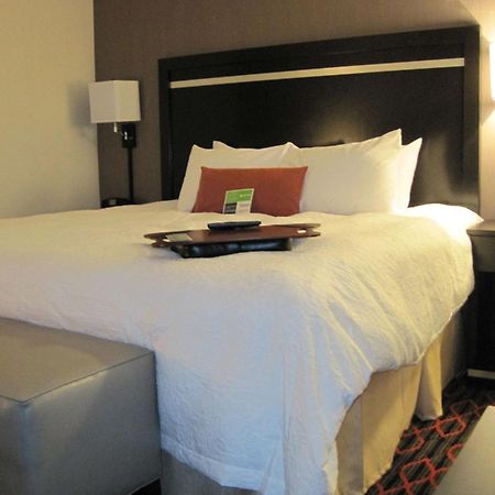 Hampton Inn By Hilton Fort Saskatchewan Exterior photo