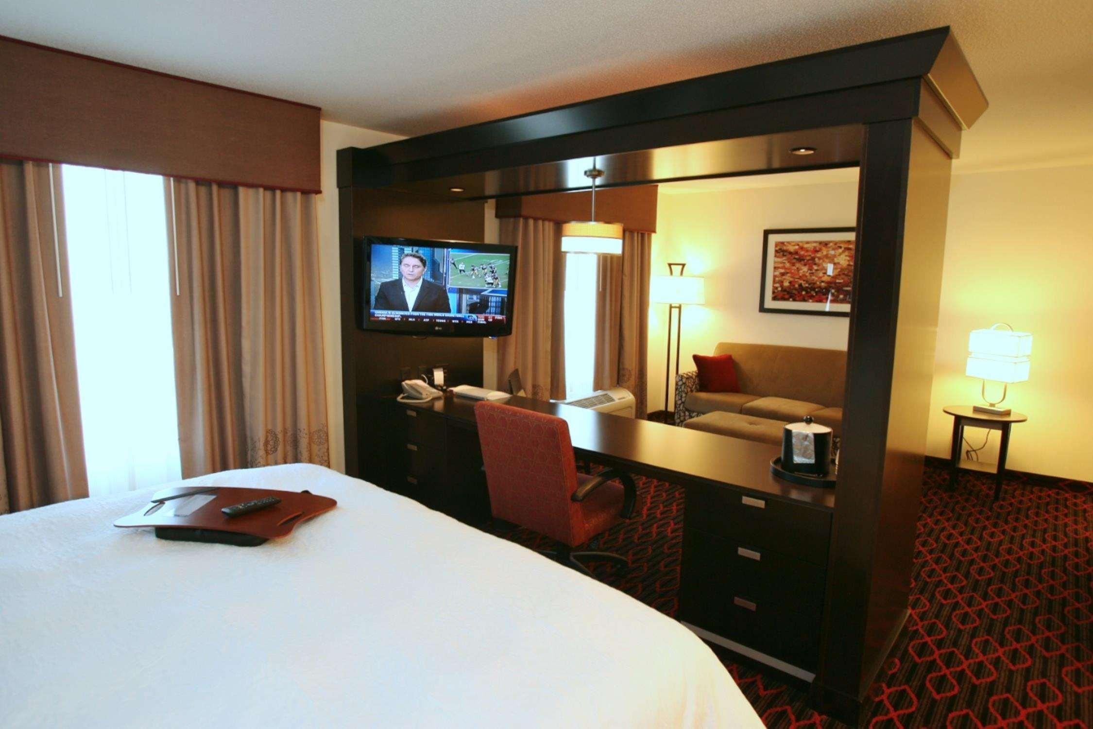 Hampton Inn By Hilton Fort Saskatchewan Room photo