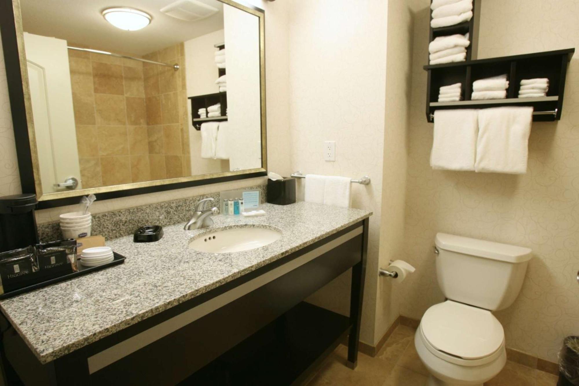 Hampton Inn By Hilton Fort Saskatchewan Exterior photo