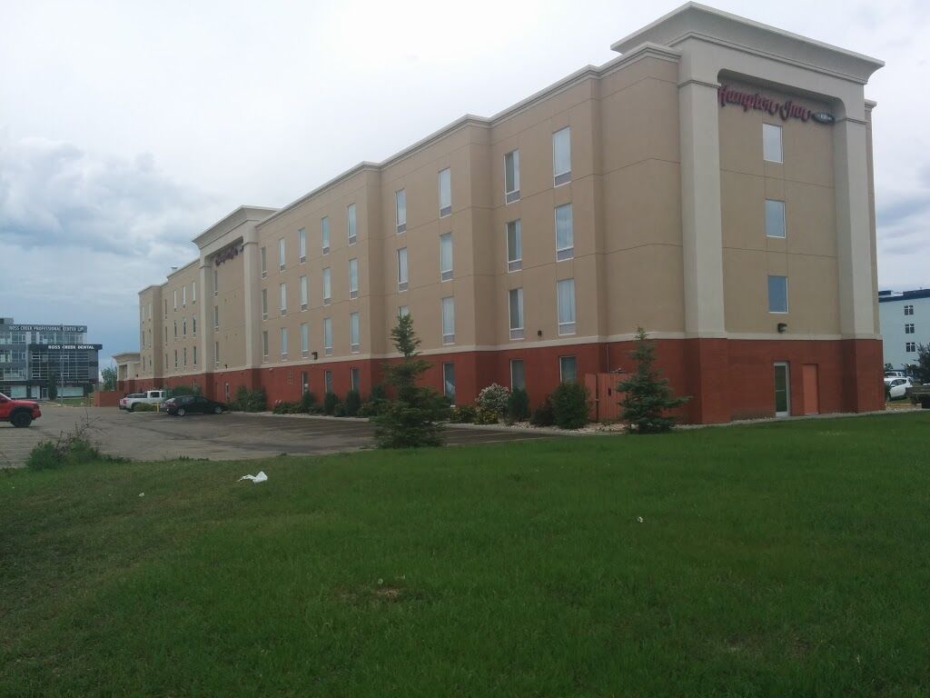 Hampton Inn By Hilton Fort Saskatchewan Exterior photo